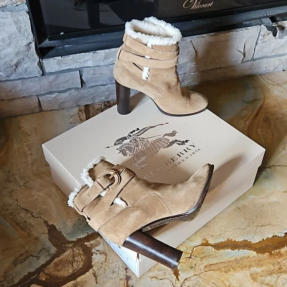 Authentic Burberry booties - Picture 1 of 11